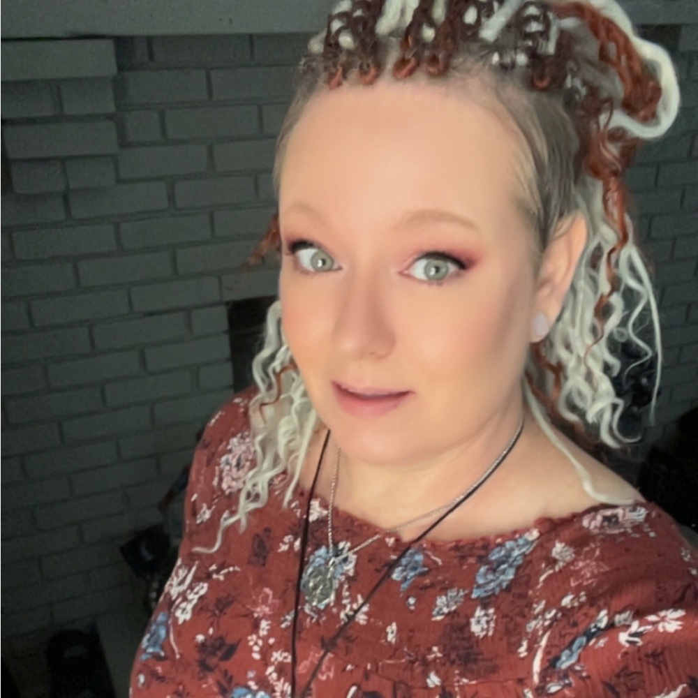 Meet your Posher, Christina